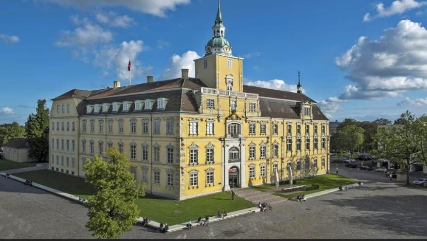 City Apartment Stadtblick Im Centrum Von Olsztyn Bagian luar foto